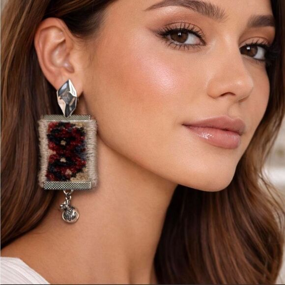 Free People Jewelry - Elegant Silver and Brown vintage rug Earrings R5